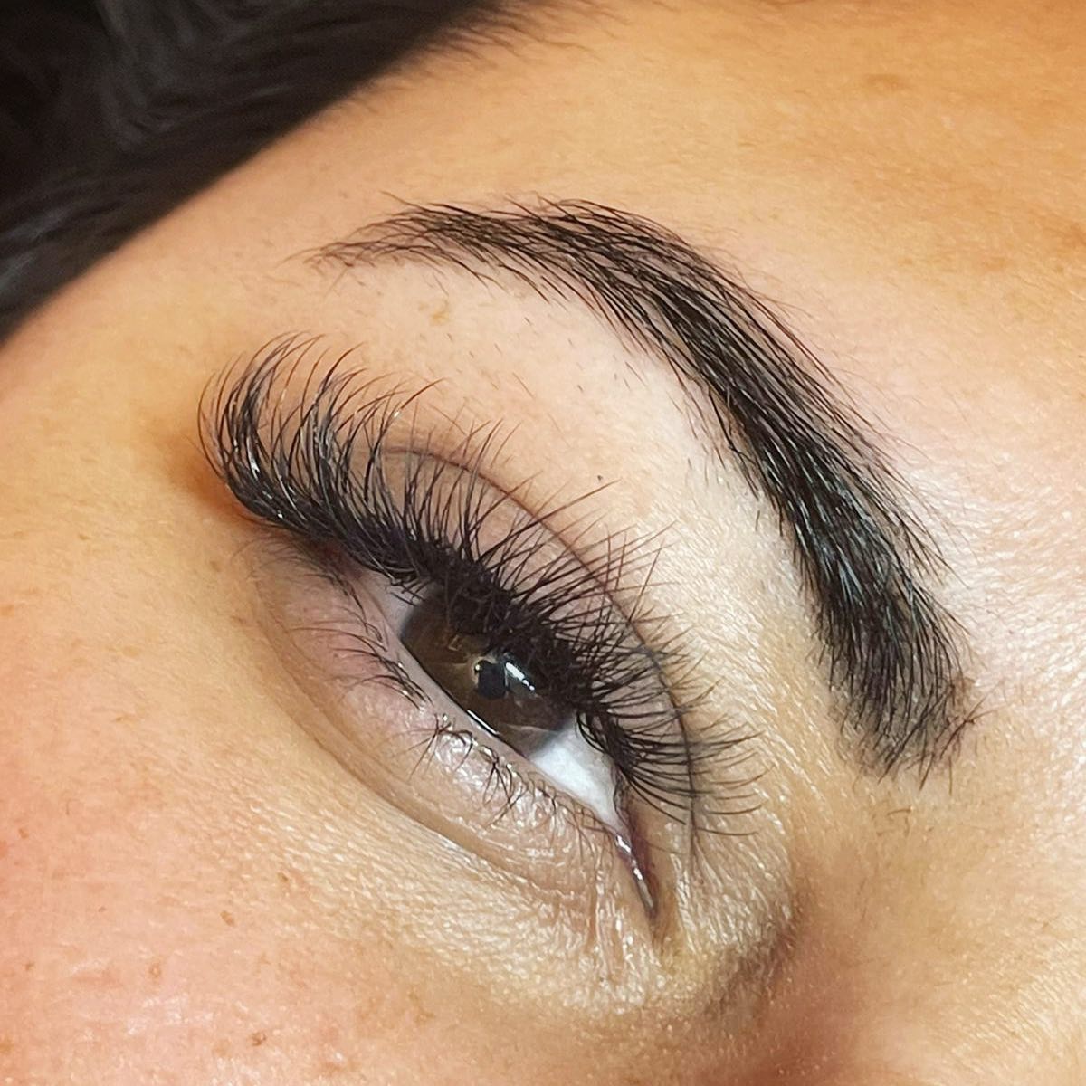 Elegant eyelash extension set by Wink Princess