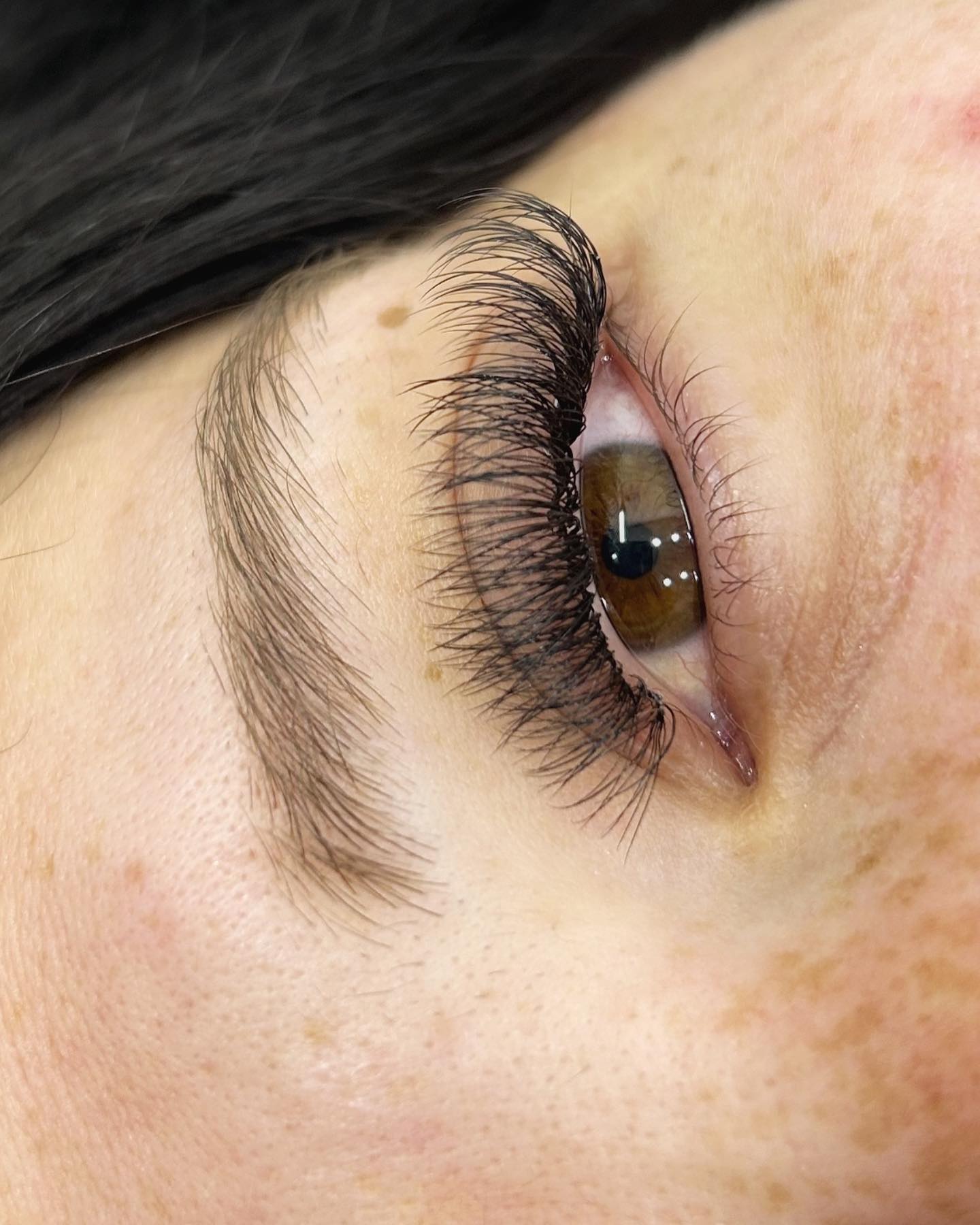 Classic lashes — Delicate side view